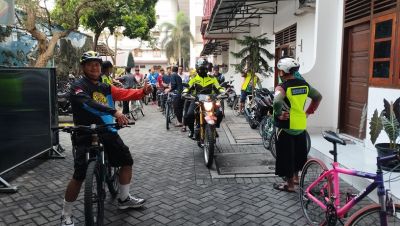 Ponpes Wali Barokah Kediri Gelar Sepeda Santai, Senkom Mitra Polri Bantu Pengamanan
